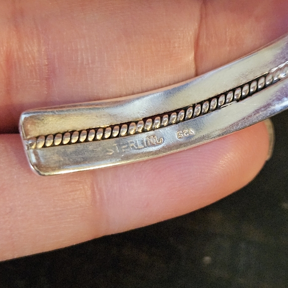 Navajo White Buffalo 7" Sterling Silver Cuff - Picture 5 of 5